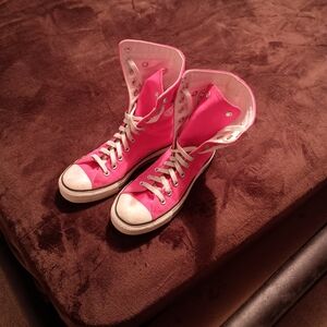 Vintage High Top Converse Chucks!